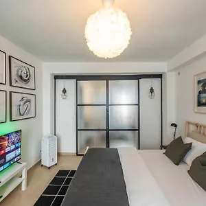 Superb 3 Bedroom & 3 Bathroom Duplex In Centre Apartamento