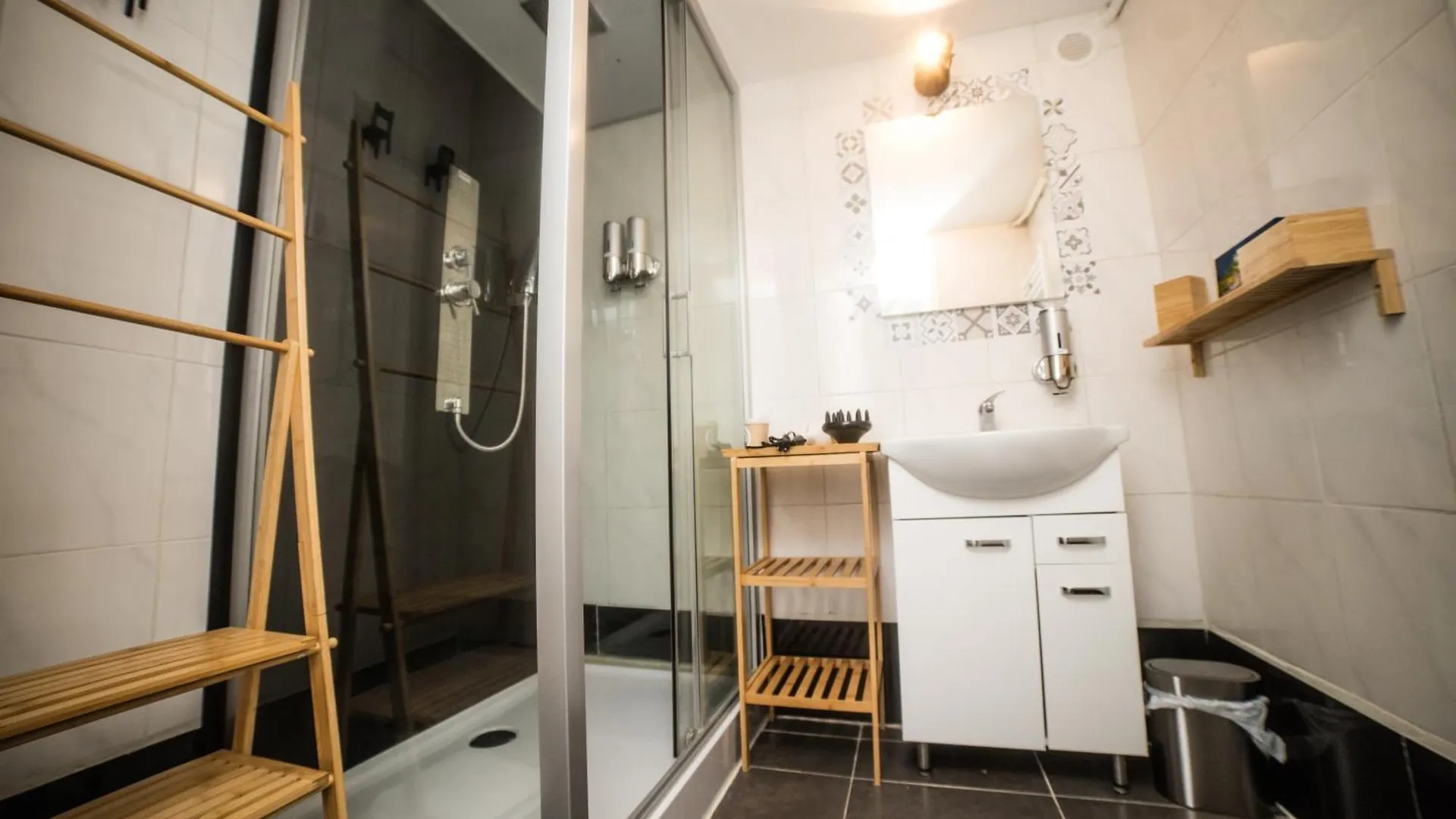 City Centre Hidden Gem! Apartment For Up To 3 People Bruselas